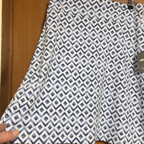 Women’s skirt size small - Picture 2 of 5